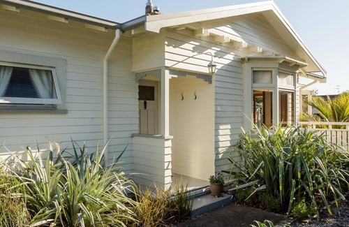 Nelson House | Elliott Street Gem - Nelson inner-city Holiday Home!