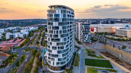 Greater Johannesburg Metropolitan Area Apartment | Ellipse Luxury Ground Floor Sunset Retreat
