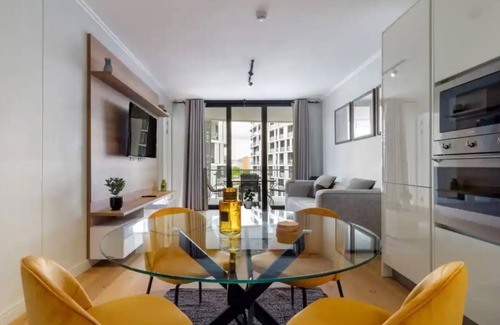Greater Johannesburg Metropolitan Area Apartment | Ellipse Waterfall- Opposite Mall of America -FiLi