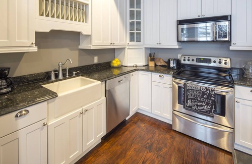 Historic District - North Condo | Ellis Square Place-City Market Central-King Bed!