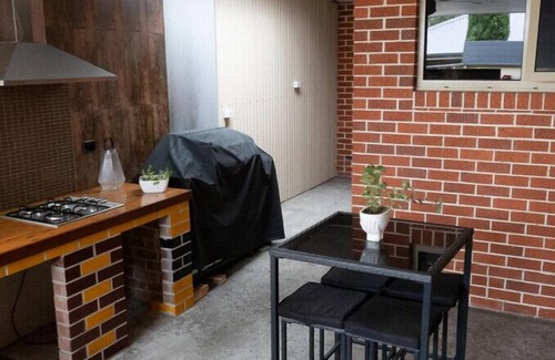 Healesville House | ELMWOOD HOUSE