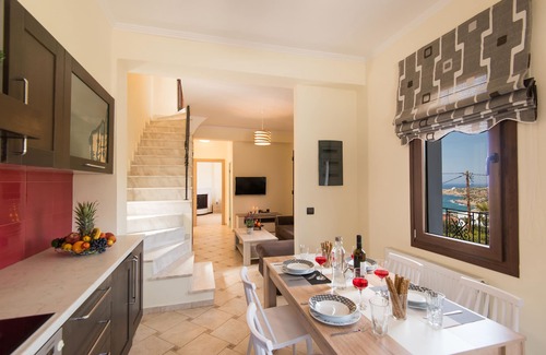 Gerani Villa | Elmyra Villa, Heated Pool & Walking to beach