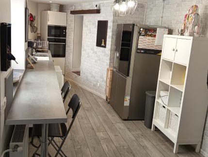 Les Patis Bed & Breakfast | Elohan House