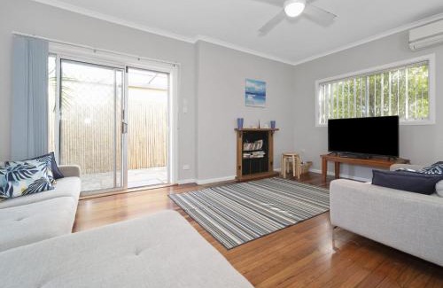 Long Jetty House | Eloora House Blue bay