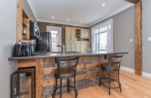Elora Apartment | Elora Gingerview Its comfort with a View