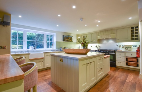 Newton Ferrers Cottage | ELPHINSTONE, with a garden in Newton Ferrers