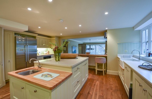 Newton Ferrers Cottage | ELPHINSTONE, with a garden in Newton Ferrers