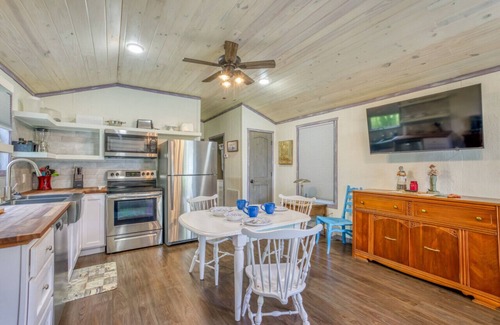 Rogersville Cabin | Elsie Mae's Place - Peaceful Acres