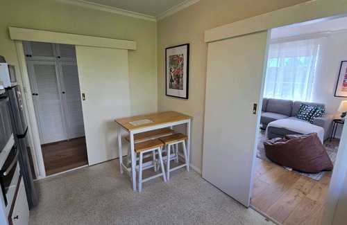 Elsternwick Apartment | Elsternwick easy living - 2 bedroom sleeping 4