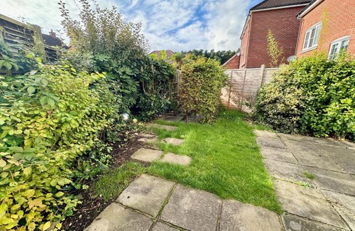 Lychpit House | Elvetham Nest Guesthouse, Basingstoke