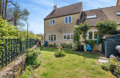 Bourton-on-the-Water House | Elvington Cottage - Family-friendly cheerful house at the heart of the Cotswolds
