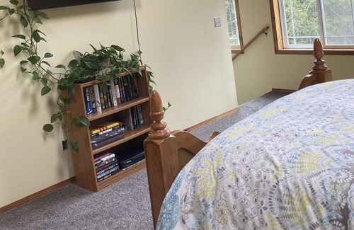 Port Angeles House | Elwha river retreat. Secluded hideaway less than a mile from river