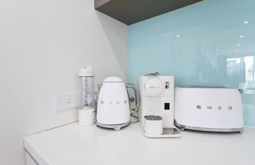Elwood House | Elwood Beach Retreat by Ready Set Stay