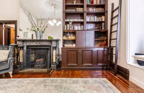 Elwood Apartment | Elwood Manor - A Restored Art-Deco Gem