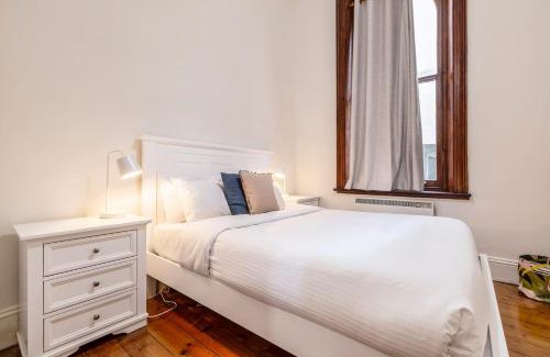 Elwood Apartment | Elwood Manor - A Restored Art-Deco Gem