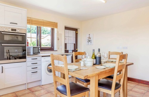 Bishops Nympton Cottage | ELWORTHY VIEW, pet friendly, with a garden in South Molton