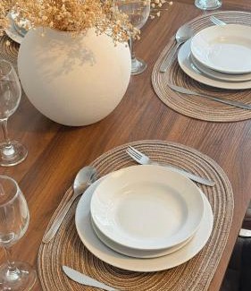 Shadwell Apartment | Elysian Nights- Luxe 3 Bedroom Palm Garden Retreat in Central London