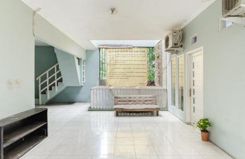 Kalimalang Hotel | Elza House near Kalimalang RedPartner