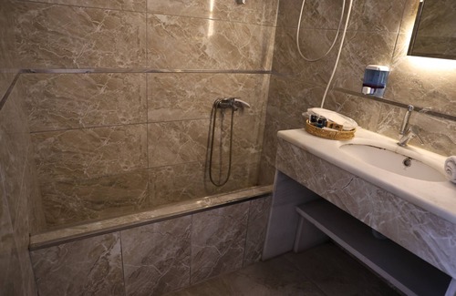 Sindirgi Hotel | Eman Termal Otel