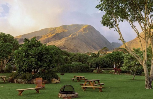 Paia House | Embark on a journey through Maui with Aloha Glamp