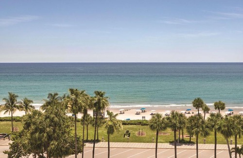 Deerfield Beach Resort | Embassy Suites by Hilton Deerfield Beach Resort & Spa