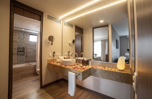 Financial District Hotel | Embassy Suites by Hilton Bogota - Rosales