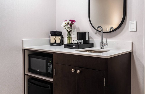 Tulsa Hotel | Embassy Suites by Hilton Tulsa I-44