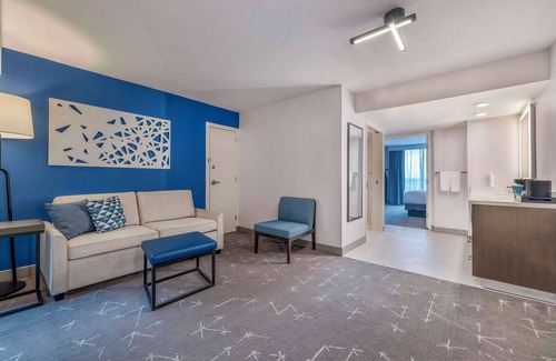 Tulsa Hotel | Embassy Suites by Hilton Tulsa I-44