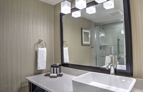 Indianapolis Hotel | Embassy Suites by Hilton Indianapolis North