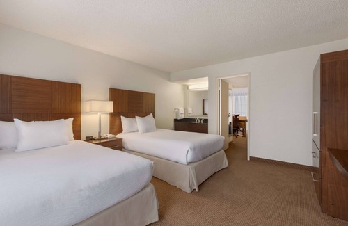 Highlands - Perkins Hotel | Embassy Suites Hotel Baton Rouge