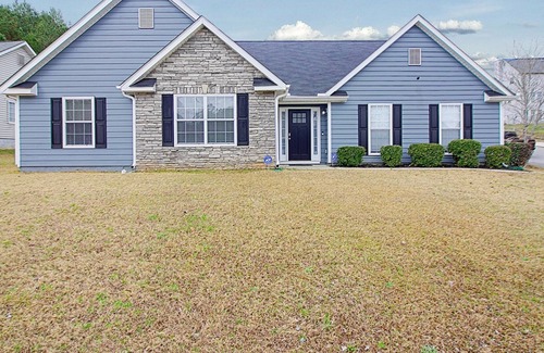 Fairburn House | Embellished Sapphire Home 10 mins to Atl Airport