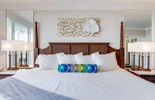 St. Pete Beach Resort | Embrace Beachfront Bliss at Bluegreen Vacations at TradeWinds Resort-Studio Dlx.