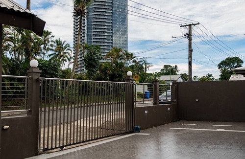 Suva Apartment | Emerald Airbnb Apartment 8