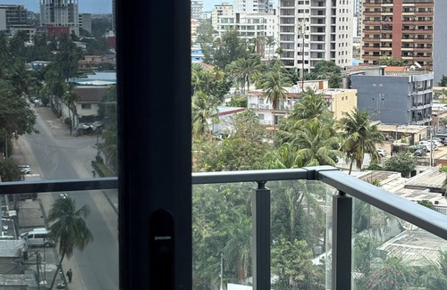 Le Plateau Apartment | Emerald Apartment
