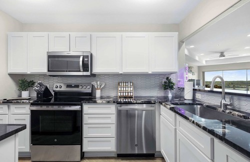 Lake Ozark Condo | Emerald Bay Oasis – Sleeps 6!
