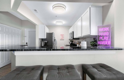 Lake Ozark Condo | Emerald Bay Oasis – Sleeps 6!
