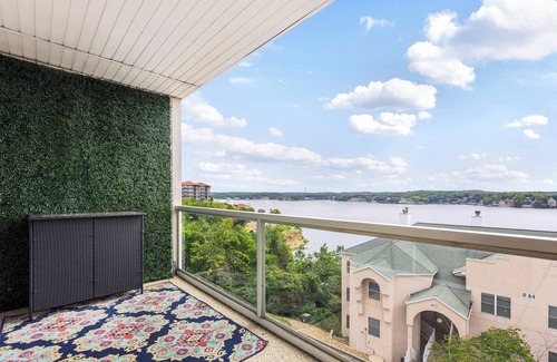Lake Ozark Condo | Emerald Bay Oasis – Sleeps 6!