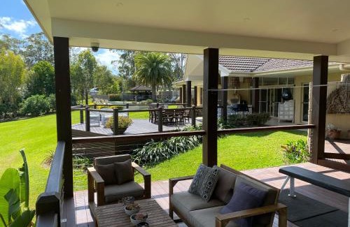 Emerald Beach House | Emerald Beach Lakefront Luxury Mansion