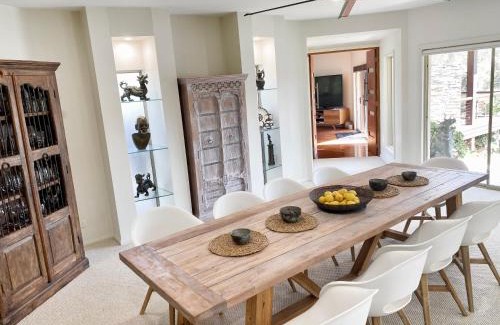 Emerald Beach House | Emerald Beach Lakefront Luxury Mansion
