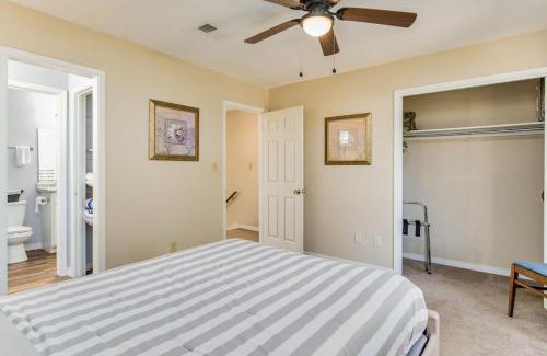 Southeast Pensacola Apartment | Emerald Coast Vacation Station