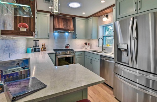 Lake Lorraine House | Emerald Coast Vacation Rental: 1 Mi to Beach