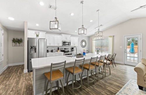 Seaspray House | Emerald Cove: Private Pool | Courtesy Golf Cart | 4 minutes to Beach