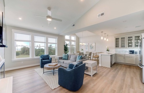 Bermuda Bay Condo | Emerald Escape 3 Bedroom Condo at Hamilton Cay Reserve