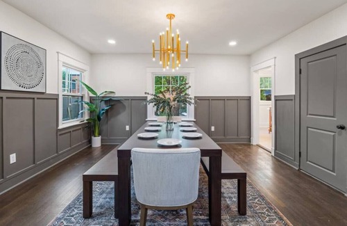Hanover Place House | Emerald Escape Jacuzzi, Fire Pit - Hyde Park