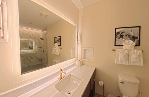 Destin Hotel | Emerald Grande Newest Addition- Harbor Suites