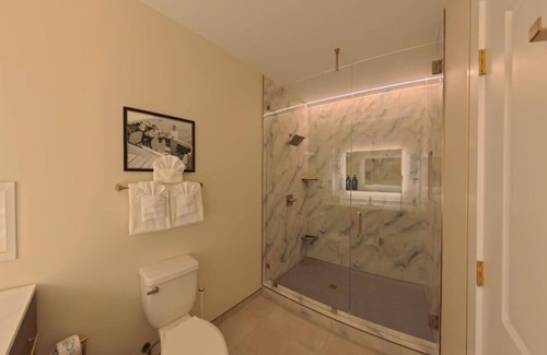 Destin Hotel | Emerald Grande Newest Addition- Harbor Suites