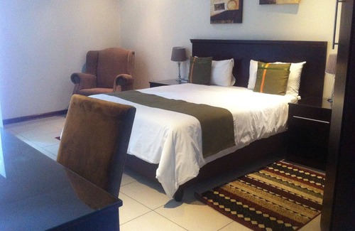 Tlokweng Hotel | Emerald Hotel