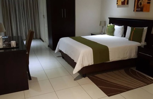Tlokweng Hotel | Emerald Hotel