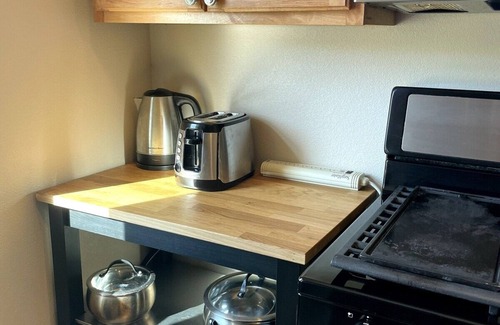 Middletown House | Emerald Lodge quiet efficiency