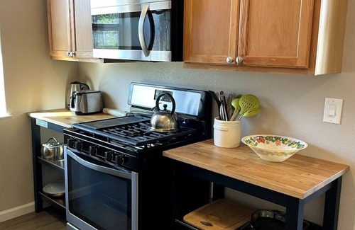 Middletown House | Emerald Lodge quiet efficiency